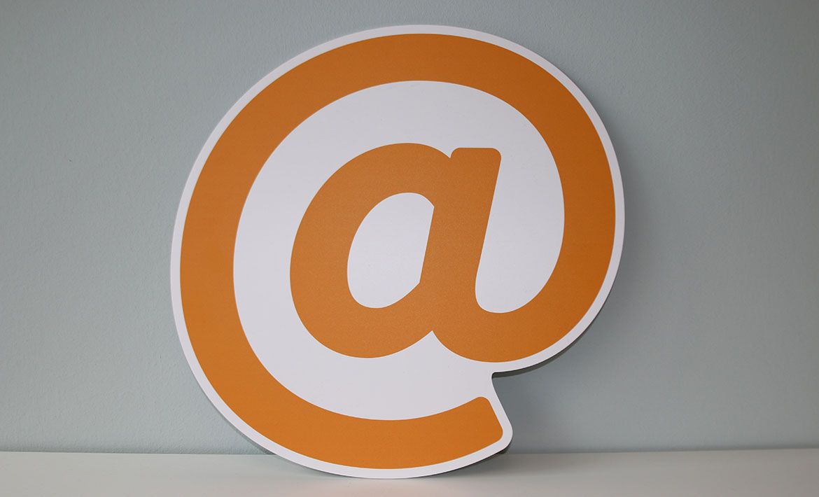How to choose a professional email address [9 rules]