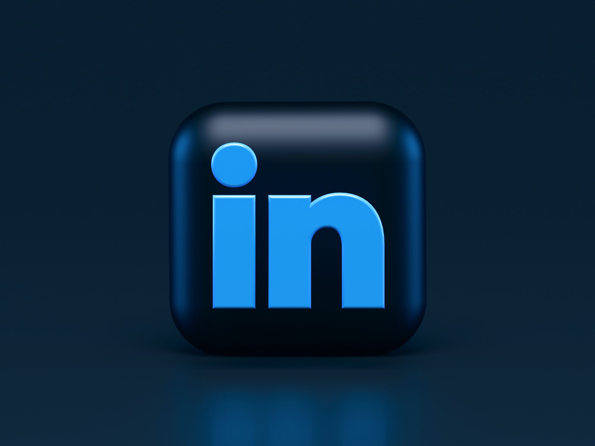 How to use LinkedIn for sales: A walkthrough from finding a lead to closing a deal [+tools]